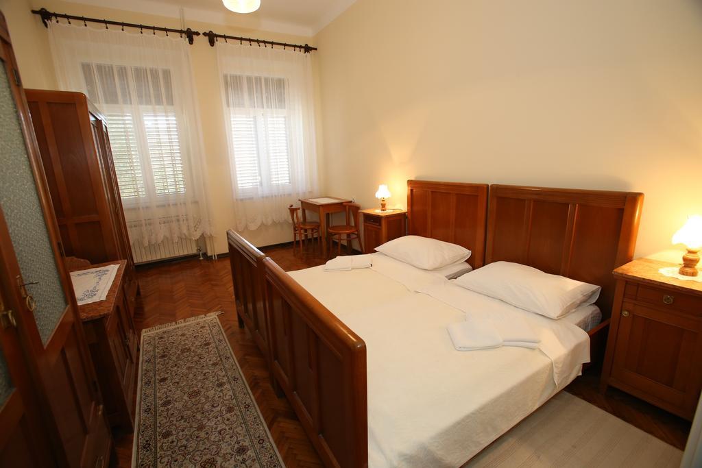 Apartment & Rooms Three Angels Baska  Ruang foto