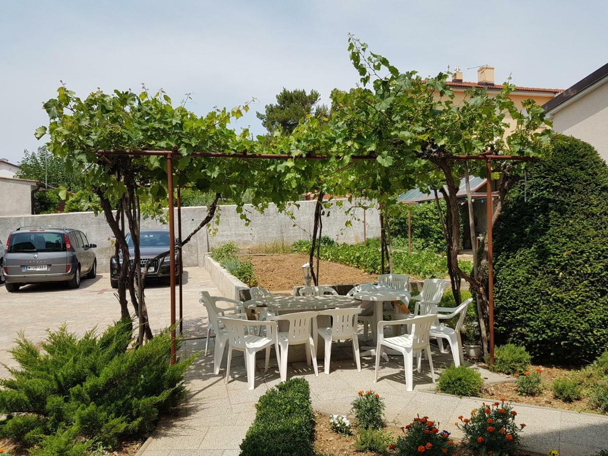 Apartment & Rooms Three Angels Baska  Bagian luar foto